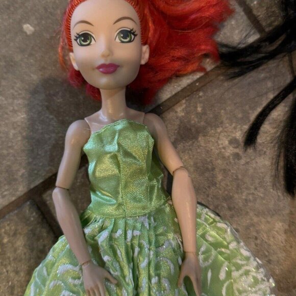 Superhero Lot: 6Poison Ivy Wonder Woman Harley Quinn Bumblebee SuperGirl Batgirl - Picture 3 of 15